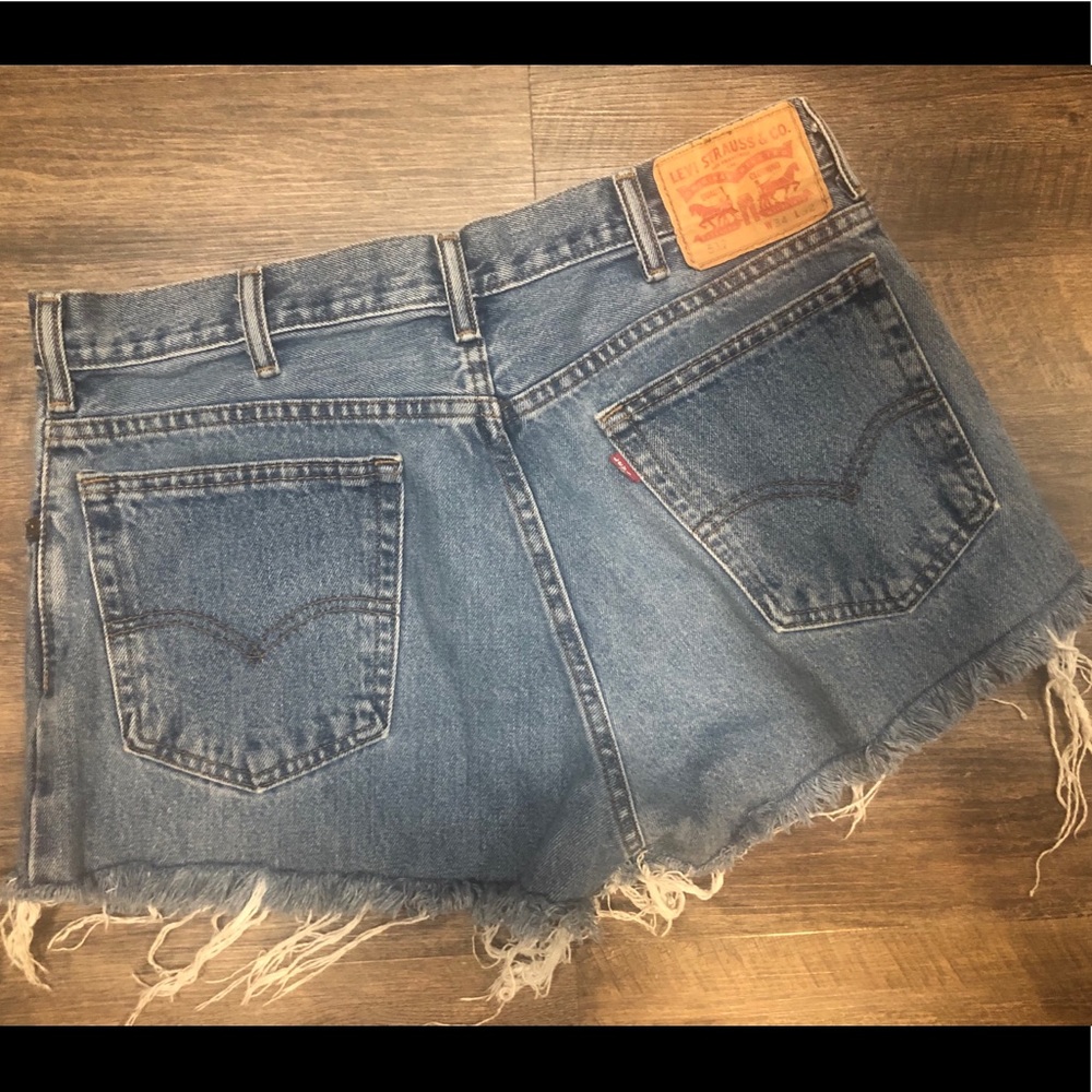 Levi’s cut off denim shorts